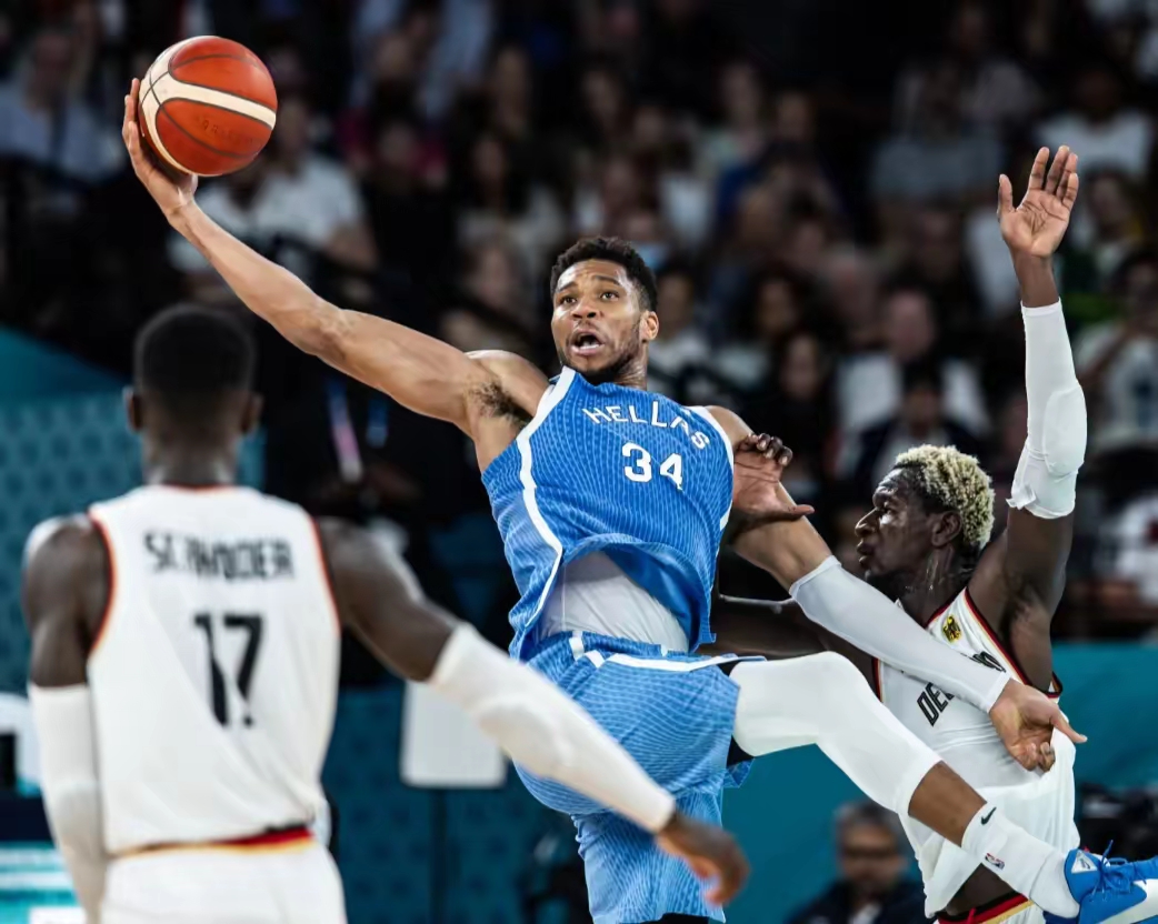 篮球比赛中一支顶级球队遭遇败局