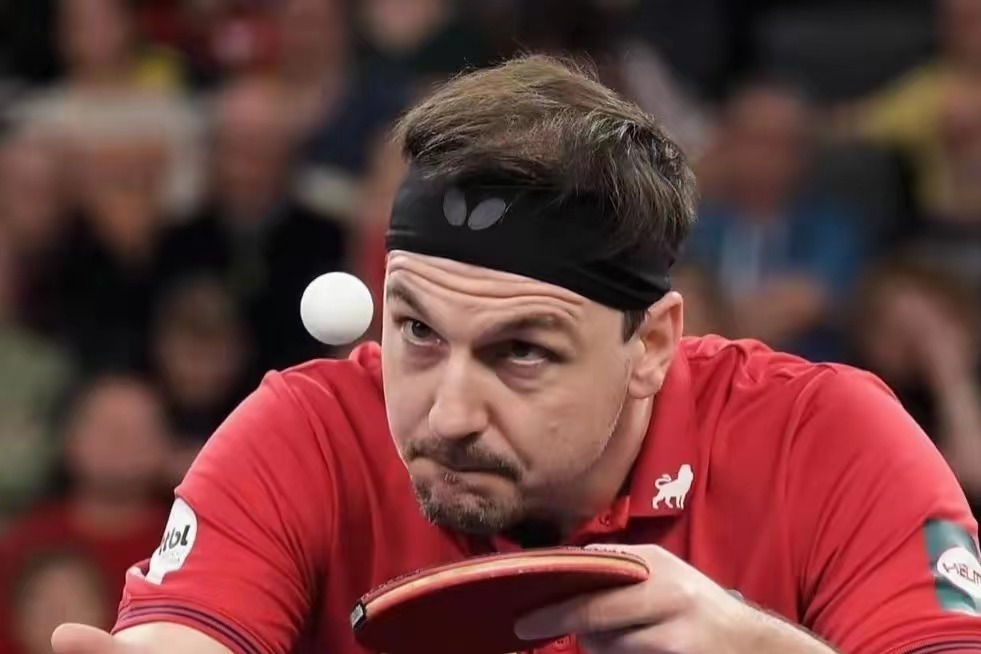 比利时乒乓球队力克日本乒乓球队，波尔统治全场