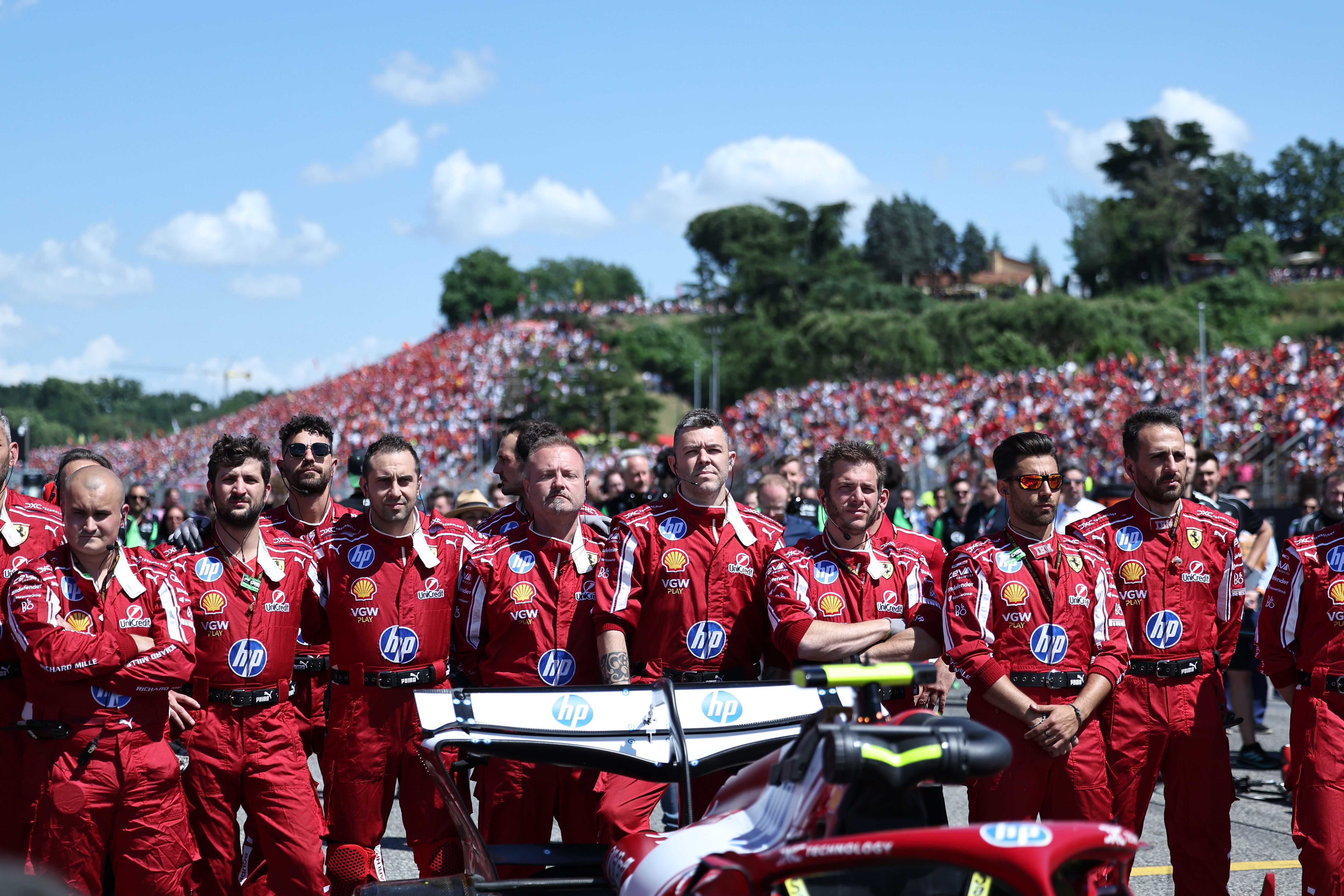 索伯车队翻盘阿斯顿马丁，维斯塔潘点燃赛场