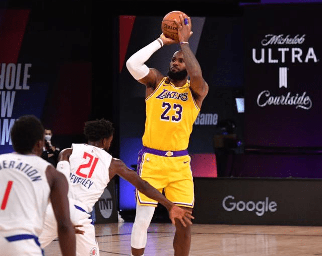 上海队力克快船，詹姆斯高光表现